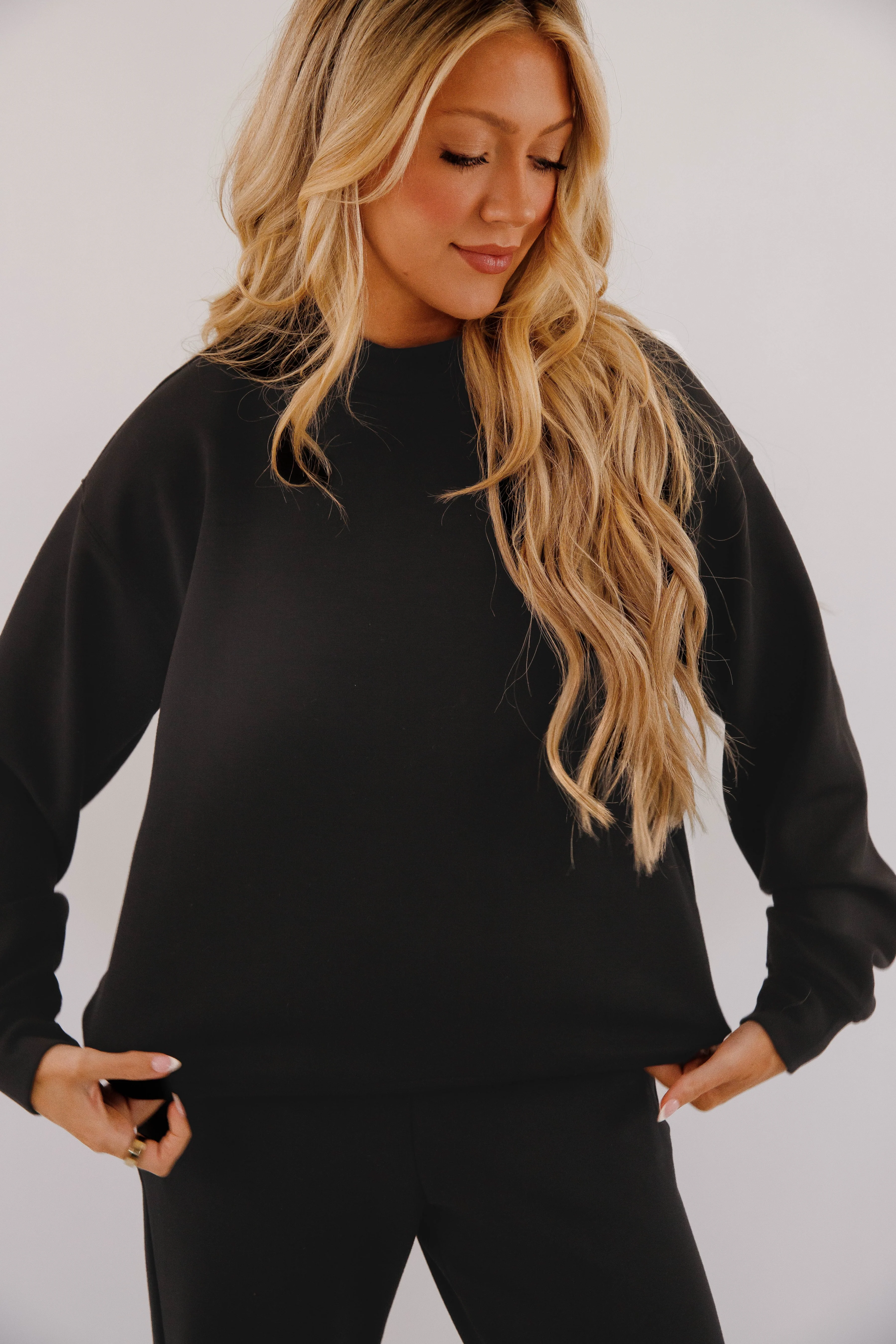 Gathering Miles Pullover-Black - Image 6